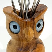 Image 3 of Hibou ou chouette porte piques à cocktail en bois d'olivier - brochettes apéro années 60