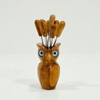 Image 1 of Hibou ou chouette porte piques à cocktail en bois d'olivier - brochettes apéro années 60