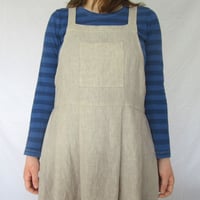 Image 3 of Pleated Linen Apron for Artists with Cross Back Straps and 3 pockets. No25:2