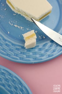 Image 3 of Assiettes bleues x 3