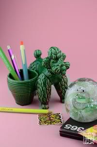 Image 2 of Cache pot chien