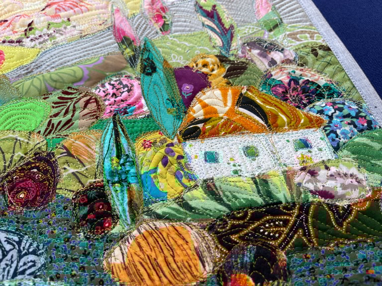 Small textile art -"In berry gardens" Image 13