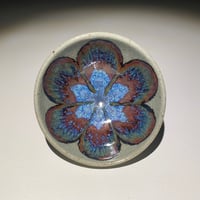 Image 4 of Mint/Rainbow Rust Lily #2 - Small Bowl/Ring Dish
