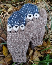 Image 2 of “Baa-ble” mittens - Oatmeal heather - Ready to ship
