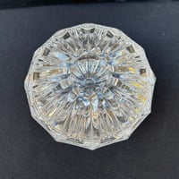 Image 10 of Bonbonnière sucrier en cristal taillé vintage avec couvercle 1970s - Boîte en cristal