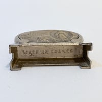 Image 8 of Médaille sur socle en métal argenté de La Vierge Marie  - Souvenir de Lourdes 1930