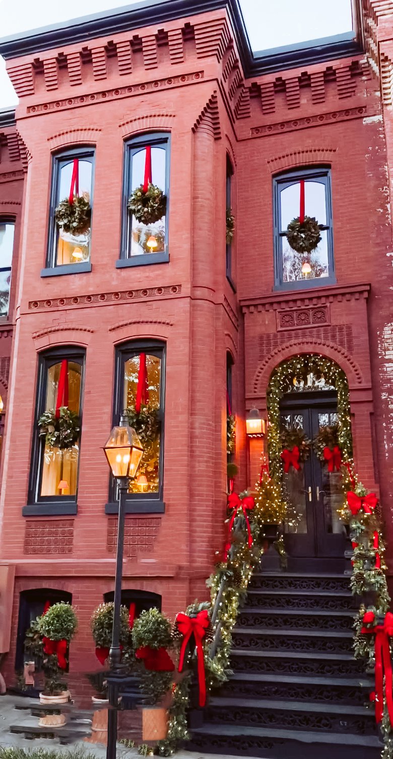 Image of Holiday Mini Sessions - Georgetown, Washington DC - Sunday November 30th, 2025