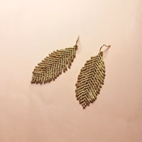 Image 4 of Boucles d'oreilles dorées Plume