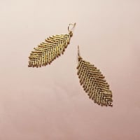 Image 5 of Boucles d'oreilles dorées Plume