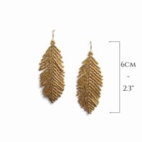 Image 6 of Boucles d'oreilles dorées Plume