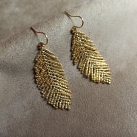Image 3 of Boucles d'oreilles dorées Plume