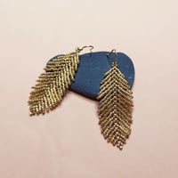 Image 1 of Boucles d'oreilles dorées Plume