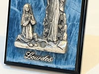 Image 5 of Cadre vintage souvenir de Lourdes - Bernadette Soubirous - Sainte Vierge Marie - 1960
