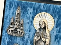 Image 3 of Cadre vintage souvenir de Lourdes - Bernadette Soubirous - Sainte Vierge Marie - 1960