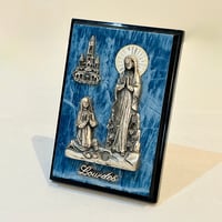 Image 1 of Cadre vintage souvenir de Lourdes - Bernadette Soubirous - Sainte Vierge Marie - 1960