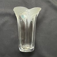 Image 3 of Vase japonais vintage 1950 – Verre dépoli motif muguet – HOYA Japan Glass