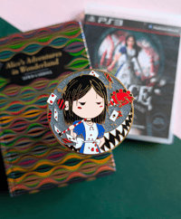 Image 1 of Pin's doré - Alice 