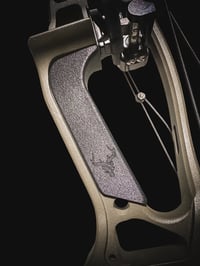 Image 2 of Hoyt VTM Carbon Grip