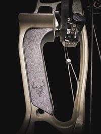 Image 3 of Hoyt VTM Carbon Grip