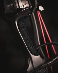 Image 9 of Hoyt VTM Carbon Grip