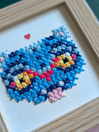 Image 2 of Cadre brodé "Derpy" tigre bleu