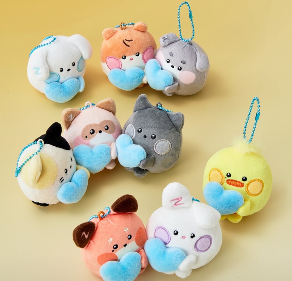 Image of ZEROBASEONE Zeroni ‘Fluffy Wonderland’ Plush Magnet Keyring