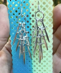 Image 3 of Lv. 3 Cloud Of Daggers Earrings
