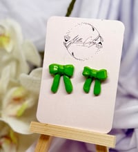 Image 2 of Signature Bows