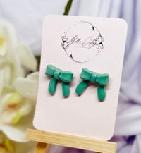 Image 4 of Signature Bows