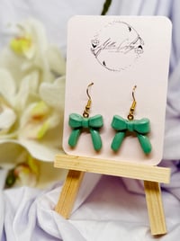 Image 3 of Signature Bow +