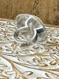 Image 17 of 'Un salut à l'amour' . Handmade statement sterling silver ring