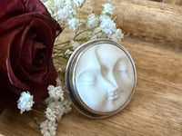 Image 23 of 'Un salut à l'amour' . Handmade statement sterling silver ring