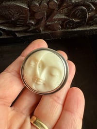 Image 20 of 'Un salut à l'amour' . Handmade statement sterling silver ring