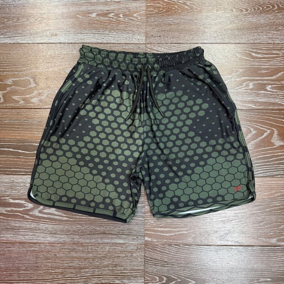 Image of DIGI WAUKEE MENS DRI FIT SHORTS BLK-OLV