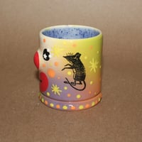Image 2 of lil airbrush cup