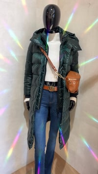 Image 1 of ABRIGO ACOLCHADO BRILLO VERDE