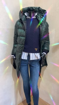 Image 2 of PLUMAS CORTO VERDE