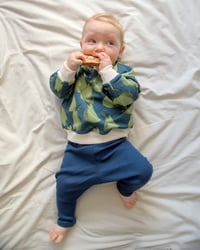 Image 10 of LEGGING ALMA côtelé bleu nuit | Coton biologique