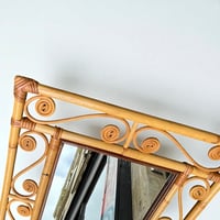 Image 8 of Grand miroir mural en rotin rectangulaire des années 60 - Arabesques - style Franco Albini