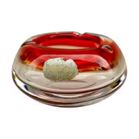 Image 3 of Gros cendrier sommerso en verre rouge - verreries de Fauquez - Artisanat belge 1970