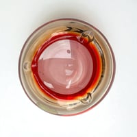 Image 8 of Gros cendrier sommerso en verre rouge - verreries de Fauquez - Artisanat belge 1970