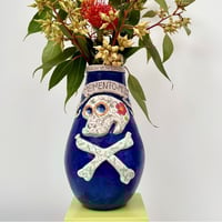 Image 1 of 'Momento Mori' Vase