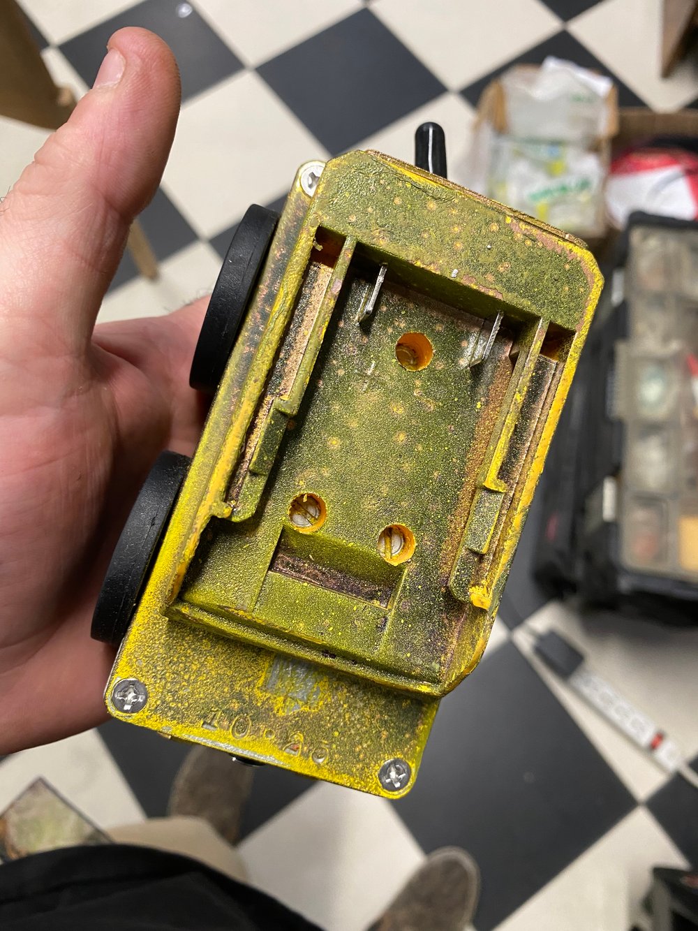 Image of BINFORD 4200/dewalt/left side/ear wax