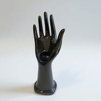 Image 3 of Main baguier soliflore en porcelaine noire vintage 1970 - vase - soliflore porte-bijoux