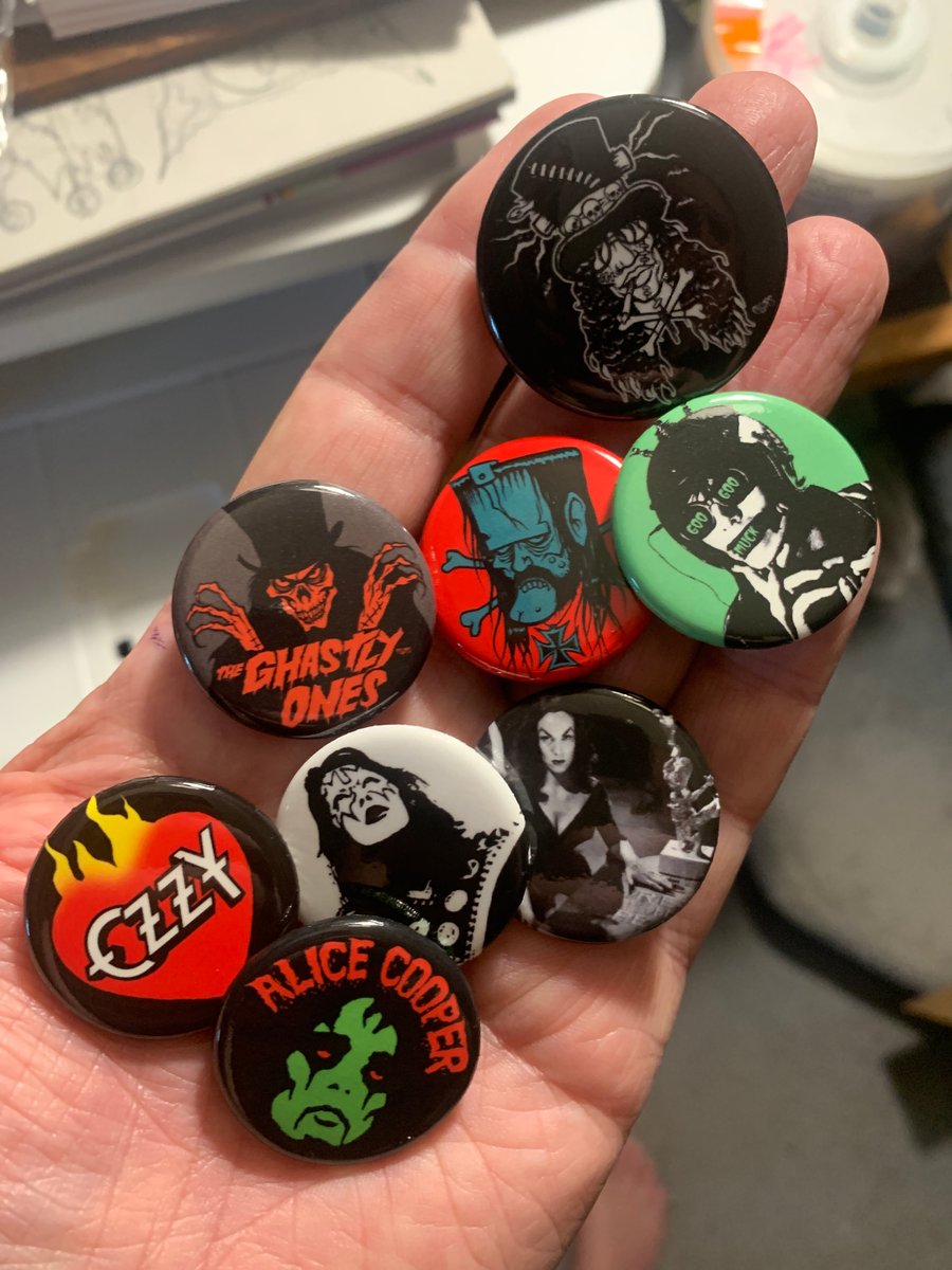 Image of $10 pac of buttons