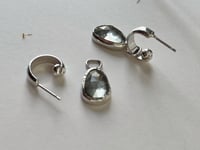 Image 2 of Kleine Creolen mit Charms aus grünem Amethyst