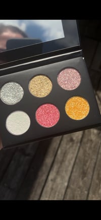 Image 2 of Krymary Sparkle palette 