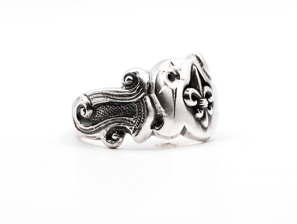Image of Fleur De Lis Signet Ring