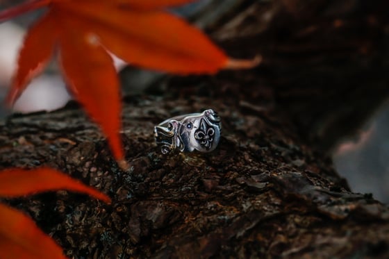 Image of Fleur De Lis Signet Ring
