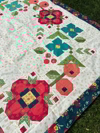 Image 6 of Laurel Wreath Quilt